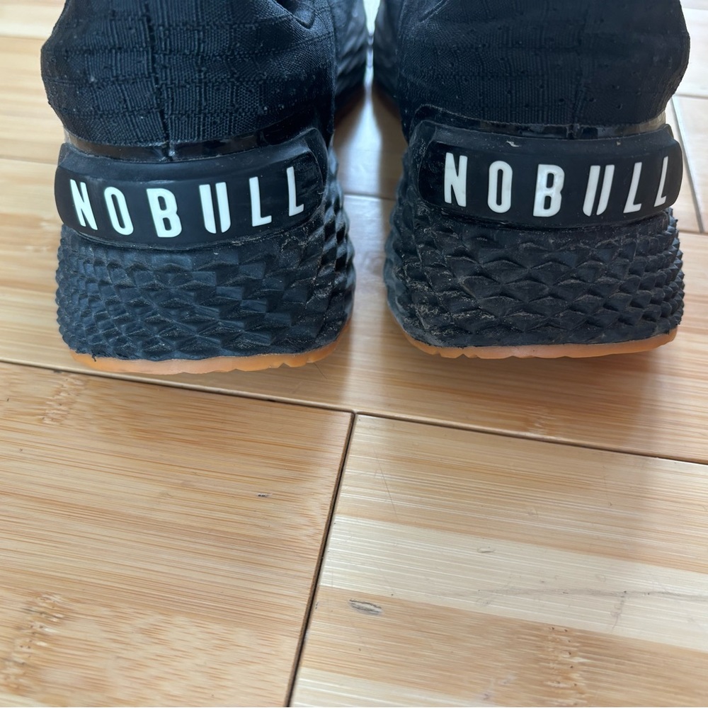 NoBull sneakers size 7